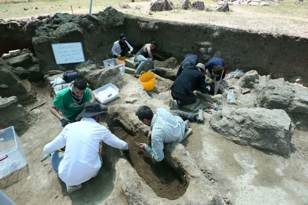 Medieval Graves in Malazgirt May Hold Clues to the Aftermath of the 1071 Seljuk-Byzantine Battle
