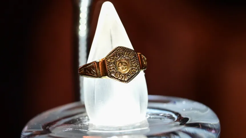 Rare Gold Bishop’s Ring Linked to Teutonic Order Diplomat Enters Polish Museum