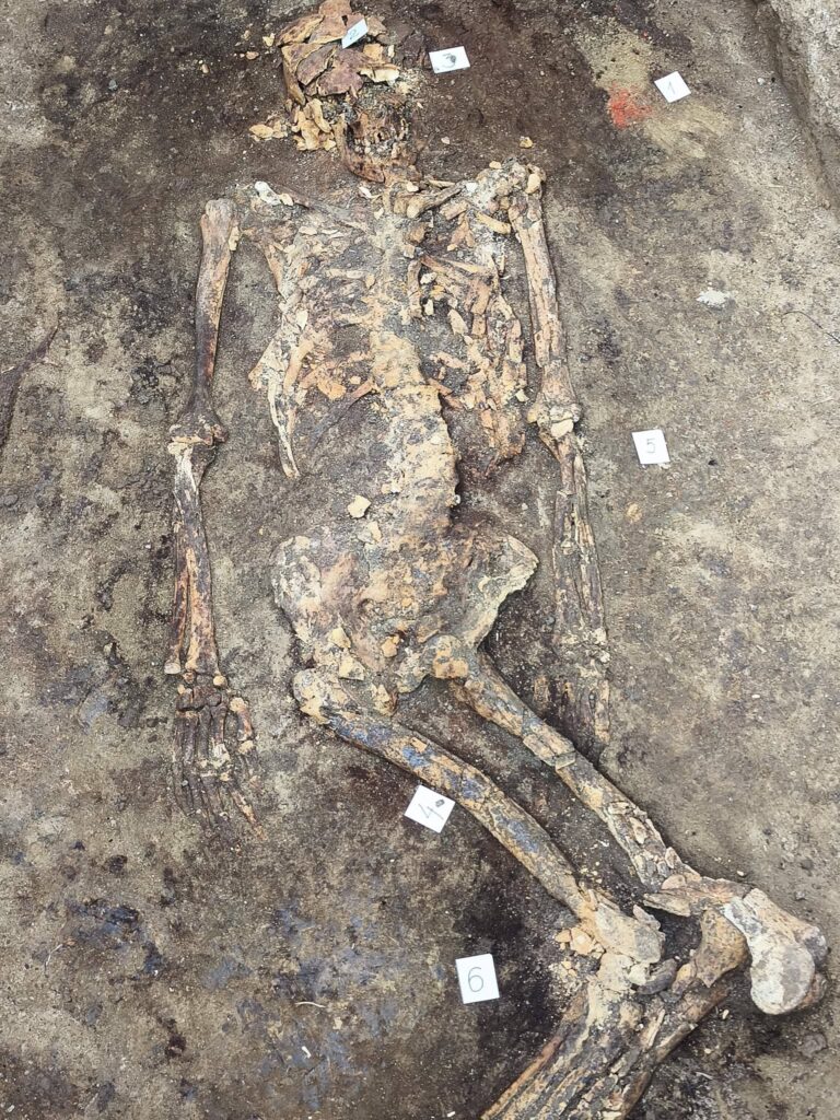 Yamnaya skeleton with traces of blue pigment in a 5,000-year-old grave at Plachi Dol, Bulgaria
