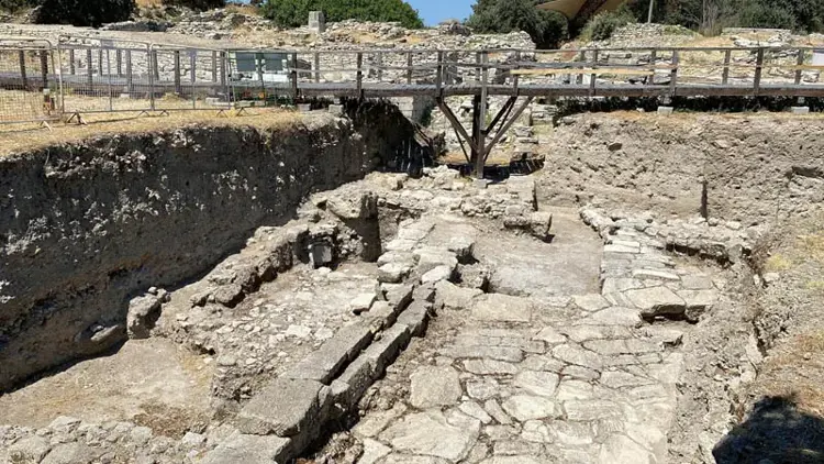 Paved approach and stone structures uncovered in Troy’s ancient agora