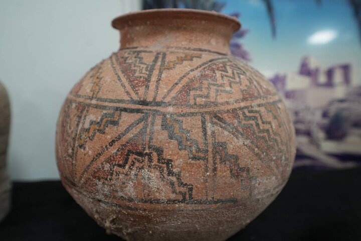 Decorated Bronze Age pottery from Shahr-i Sokhta and the Helmand Civilization