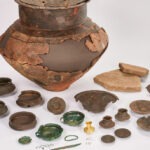Collection of pottery, bronze objects and a gold artifact recovered from a 3,000-year-old burial in Albisheim, Germany.