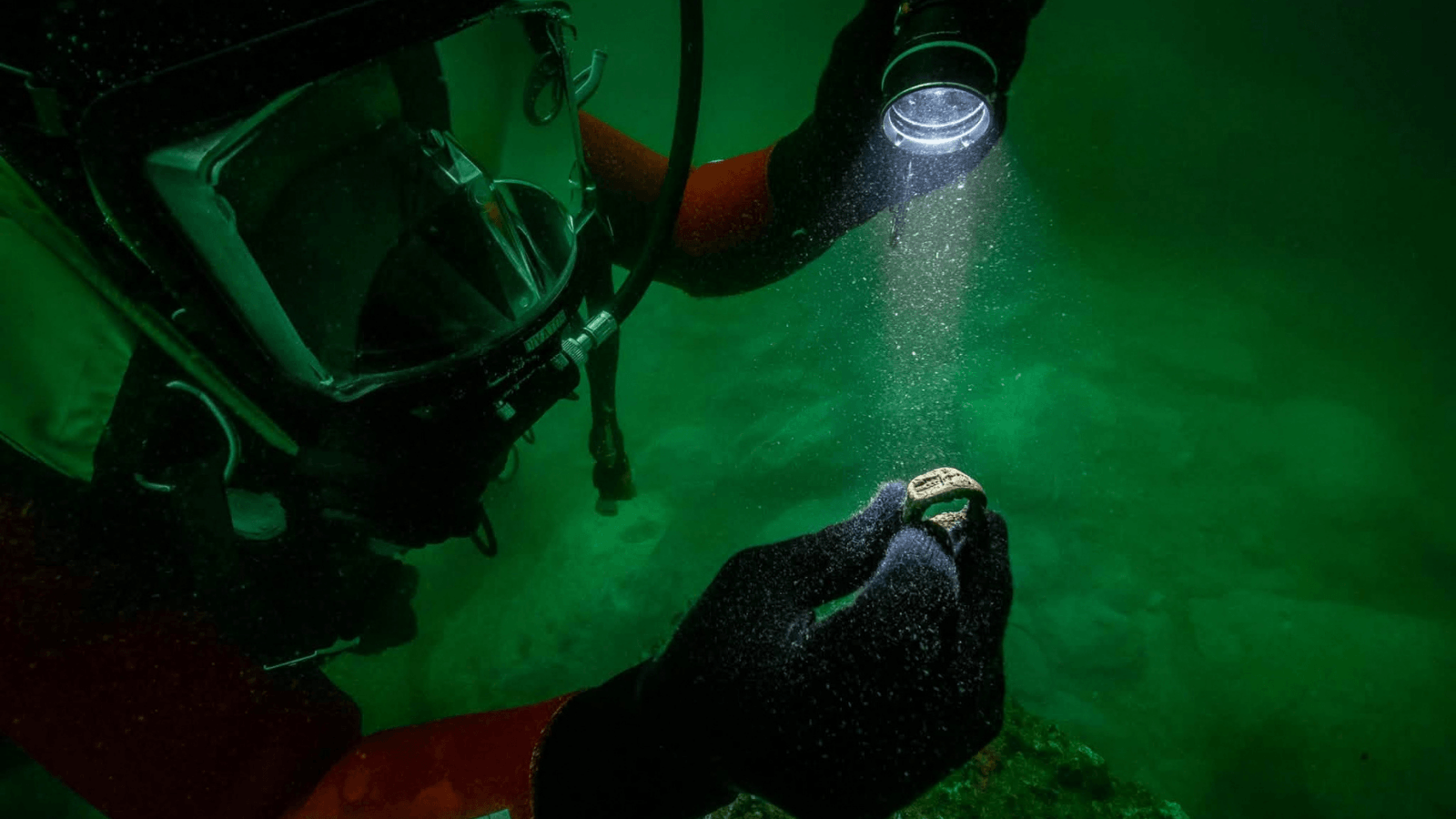 First Known Signet Ring Depicting the Lighthouse of Alexandria Found in Submerged Royal Quarter